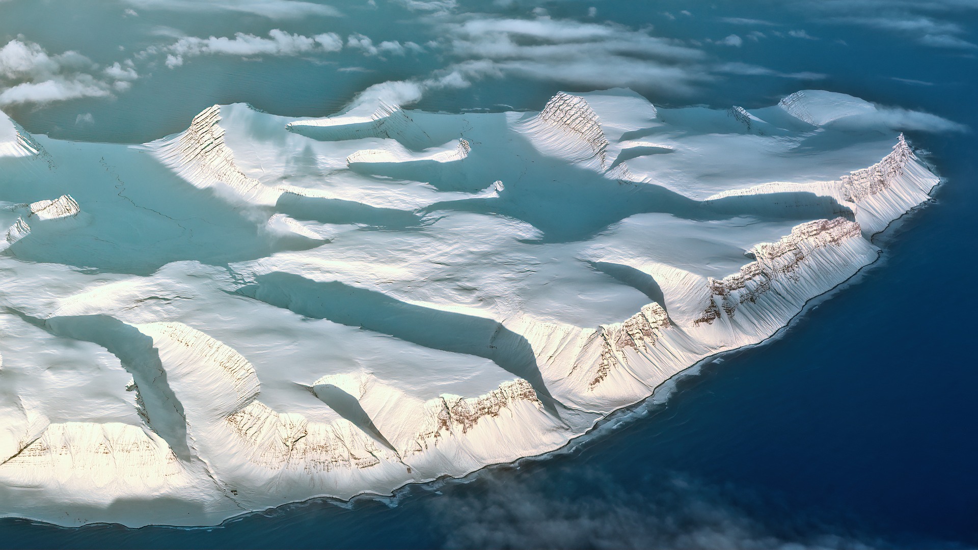 Der Arktische Rat: Luftaufnahme von Packeis