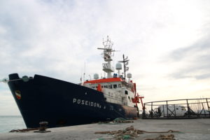 Das Forschungsschiff Poseidon am Hafen