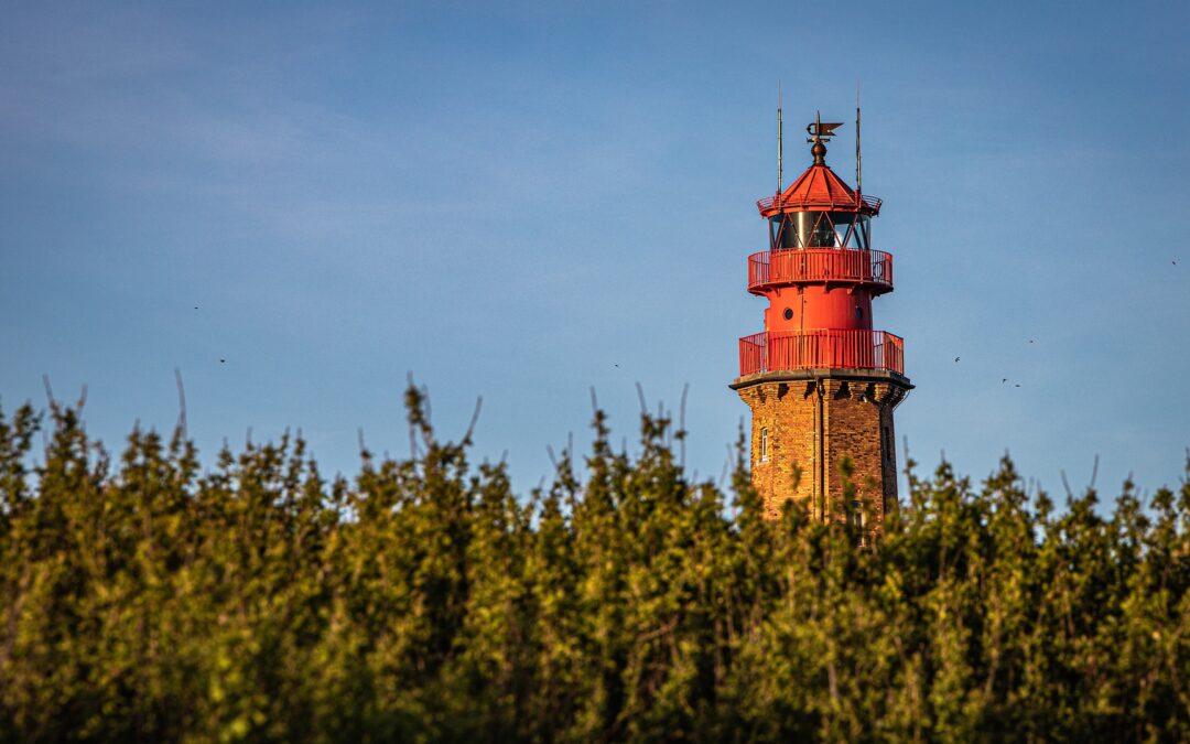 lighthouse-fehmarn_denfran_pixabay