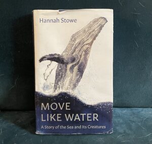 Buchcover Move Like Water, ein gezeichneter Wal der aus dem Meer springt